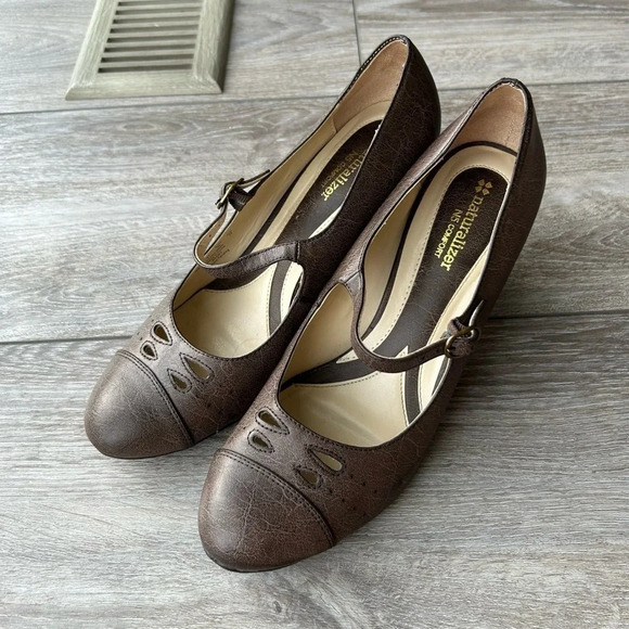 Naturalizer N5  Comfort Basma Mary Jane Pumps - Picture 1 of 12